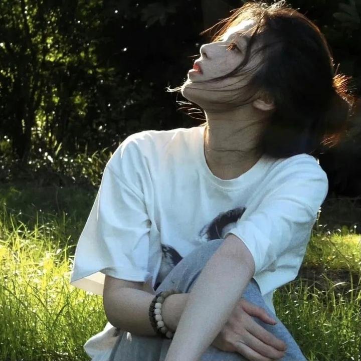 公园里的女孩